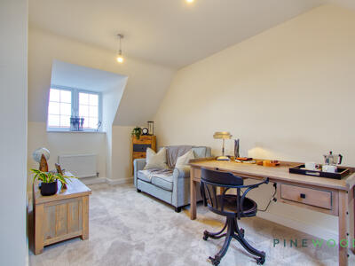 Bedroom 5 / Study